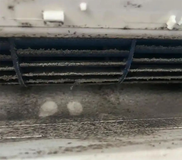 丛台空调吹的风有股烧焦味是怎么回事